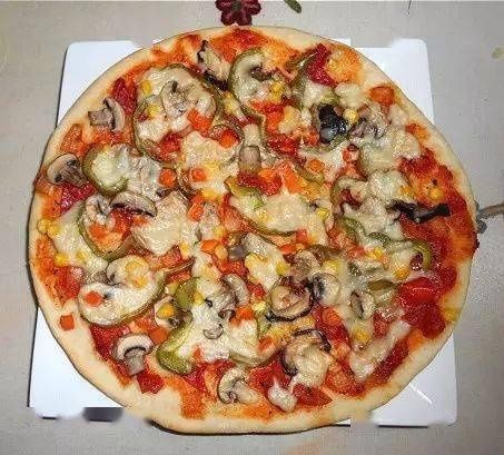 披萨|自己在家做素食披萨,做法简单,味美料足