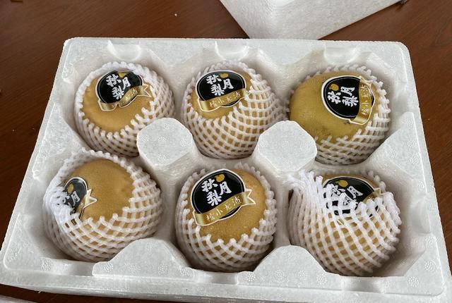 牢记|立秋后买梨,挑大的还是小的?老果农:牢记3招,到手的梨脆又甜