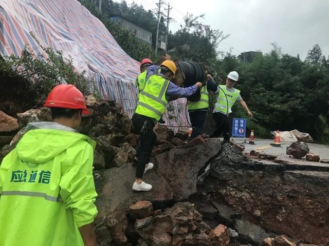  应急|恩施清江上游堰塞湖溃坝风险缓解，应急通信保障仍在紧张进行