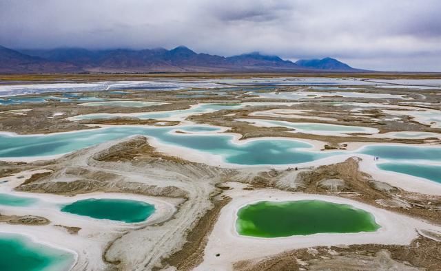  湖水|大柴旦：五彩谷天地雄奇之峻，翡翠湖水云婉约之华，柴达木探秘4