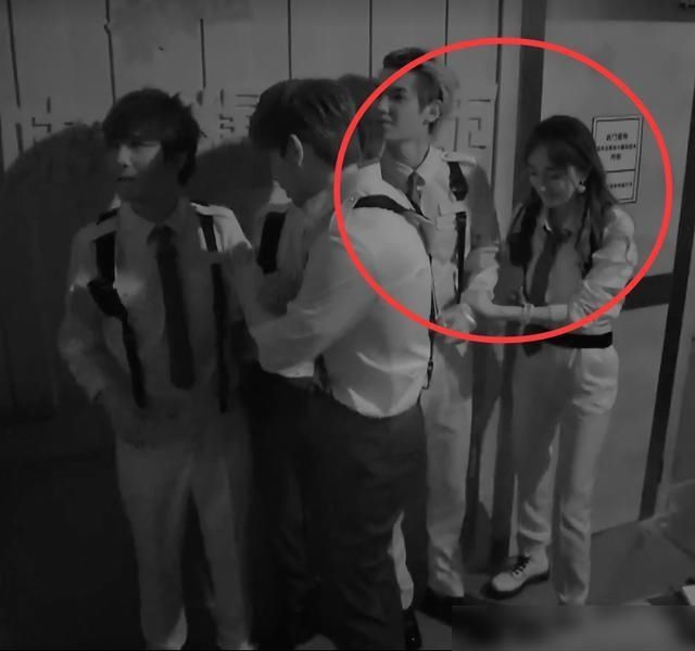  拉住|灭灯前杨幂下意识拉住了他，看他的反应，杨幂果然没看错人