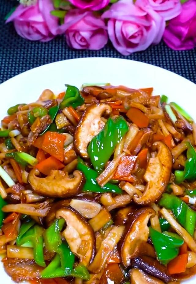 鲜炒双菇的做法|教你一道鲜炒双菇的家常做法,别致美味鲜香嫩滑,实在太好吃了