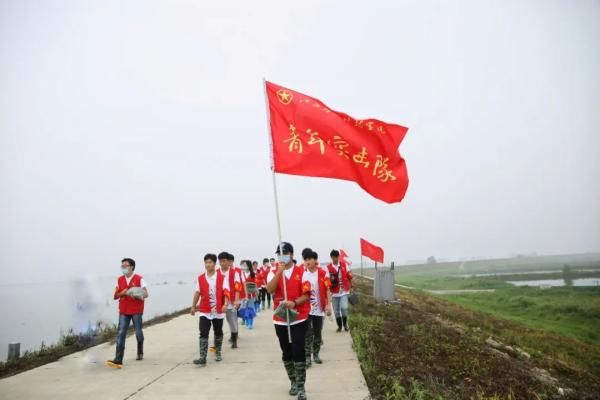 团员青|他们突击在前、乘风破浪的样子，真帅！