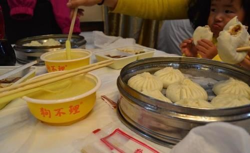 名号|卖30多一个的狗不理包子,吃的名号还是口味?自己在家做不香吗