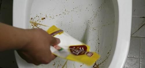  实用|小苏打涂在梳子上，解决了很多人的烦恼，方便实用