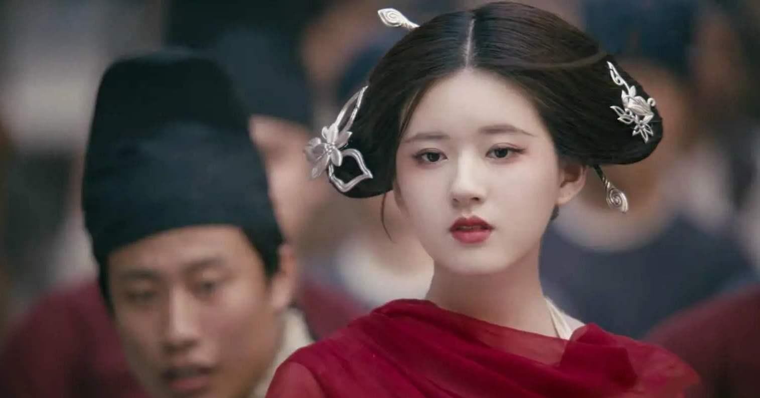  蜜语|赵露思新剧《我喜欢你》官宣，与吃货霸总林雨申，开启美食蜜语