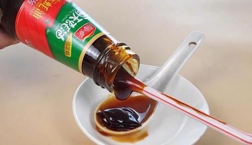 蚝油|蚝油的瓶子不合理,设计为什不改进?原来厂家有意为之,真是奸商