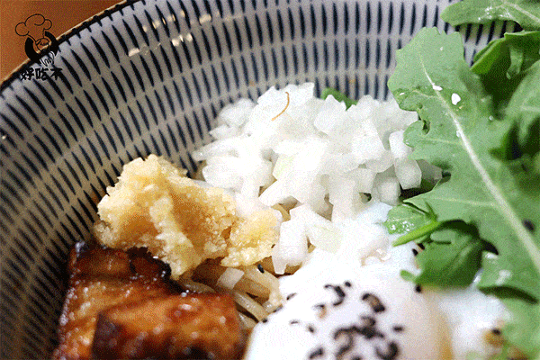 进去|纽约第一家日式油泼面+宝藏小酒馆新张!进去的居然都被上了一课?