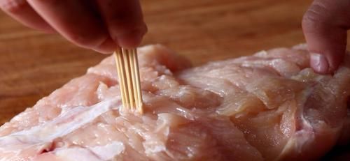  不腻|教你鸡胸肉最香的做法，外皮酥脆，肉嫩不柴，怎么吃都吃不腻