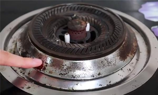 打扫|厨房灶台污渍怎么办？没有线球可以彻底的把它打扫干净