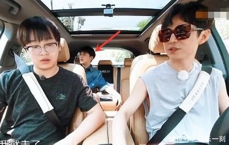 原因|《向往的生活》中,为何总是何老师开车原因让人尊敬又心疼