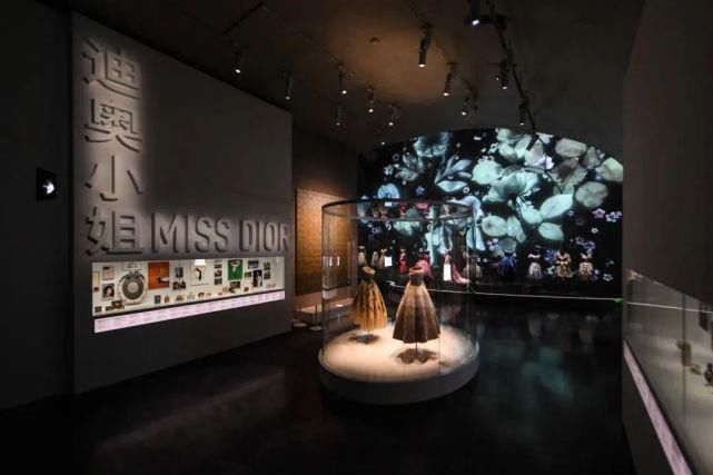  文化|杨颖 赵丽颖 黄轩等明星齐打卡，浓缩了73年DIOR文化的展览值得一看！