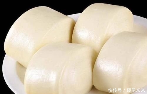面粉|蒸馒头时多加一点糖,能使面粉加速发酵且馒头口感更佳