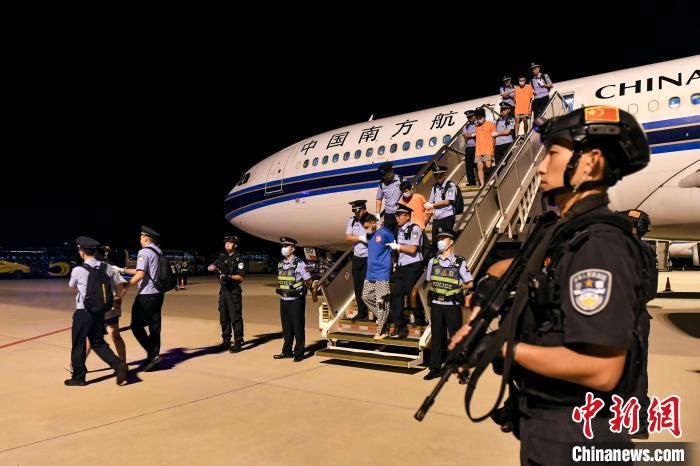 20年境外参与23年被传唤(63名通讯网络犯罪嫌疑人回国)