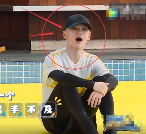 中途|《奔跑吧》唯一全程戴假发的嘉宾,中途不小心掉到水里,观众都看懵了