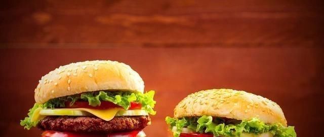 内幕|揭秘13个食品广告拍摄内幕!为什么你的汉堡,跟广告永远不一样