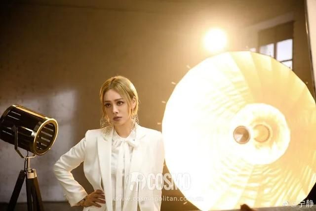  绮开得圣|只想看姐姐互撕和只想看姐姐30岁趾高气昂，同样狭隘