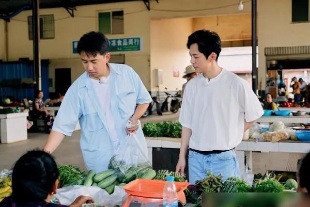  温情|《向往的生活》温情收官，宋丹丹再现心火烧，排练节目欢送老狼