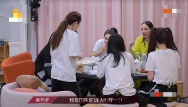 孟佳|孟佳淘汰,张萌扬言捧红她,黄圣依要给她介绍经纪人,都没有张雨绮厉害