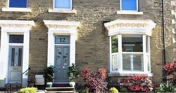  约合人民币|夫妇价值155万别墅因为疫情卖不出去，挂9元甩卖