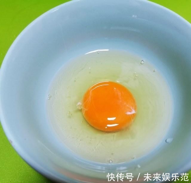  鸡蛋|吃腻了鸡蛋炒苦瓜，不妨来试试苦瓜鸡蛋饼