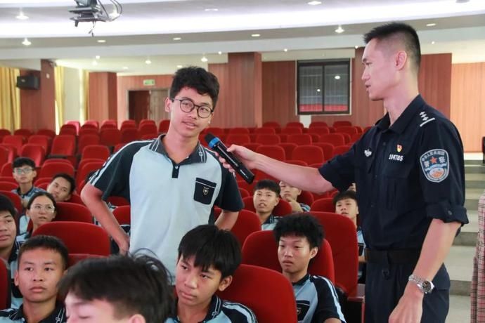 禁毒模拟|警察蜀黍带来开学第一课,孩子们收获满满!