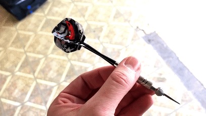  开挂|兄弟开挂吗？球杆装火箭、靶心自己找飞镖，想输都难