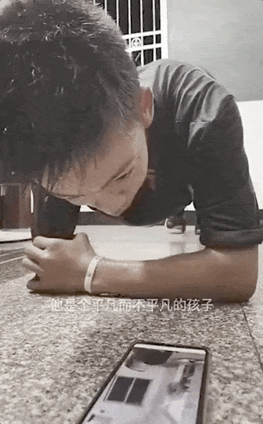 乐高|十岁自闭症男孩痴迷乐高，网友众筹50000+“零件”，打造全球最大泰坦尼克号：梦想不会创造奇迹，但追梦的人可以