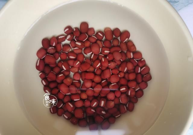 女人|35岁之后的女人，隔天这样喝一次，喝出好气色，皮肤红润有光泽