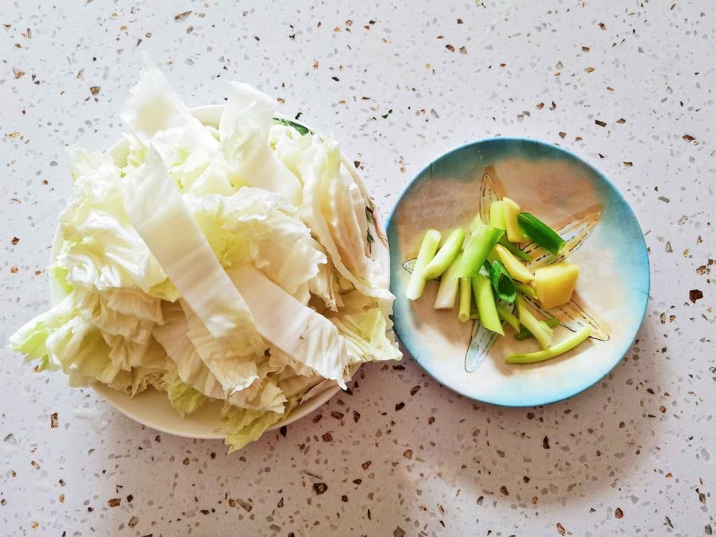  百菜|吃百菜不如吃白菜，白菜炒蘑菇，鲜美脆嫩又下饭