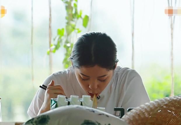  拌面|黄磊做葱油拌面当下午茶，欧阳娜娜连着吃了3碗，有当吃播的潜力