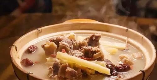 不膻|炖羊汤时,别只会放花椒,多加一样水果,汤鲜肉美,不膻不腥