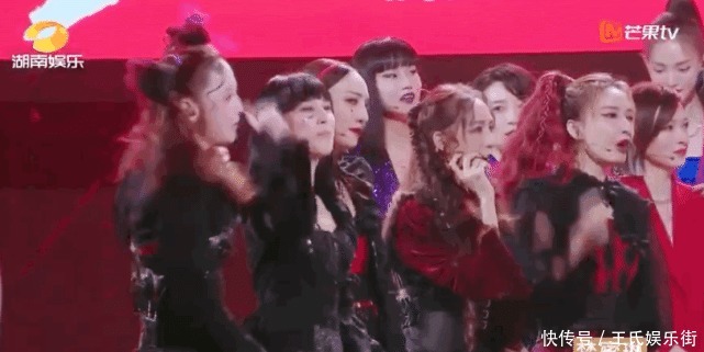 人都说|吴昕有史以来最拼的一次,拉票时的表情惊呆网友,不愧是主持人!