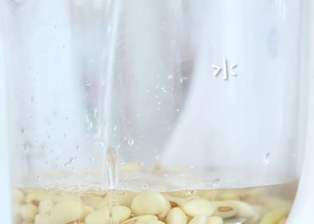 辅食|在家教你做豆浆蒸蛋糕，甜香软嫩又营养，孩子爱吃的育儿辅食