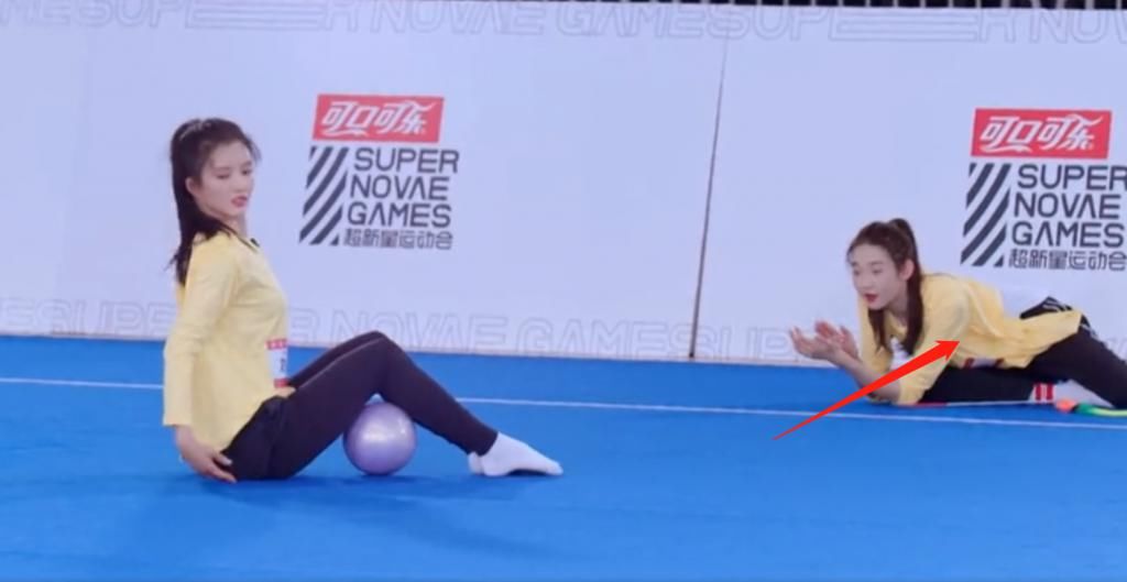  艺术体操|张艺凡的腰伤有多严重？刘些宁上场表演体操时，她的小动作太揪心！