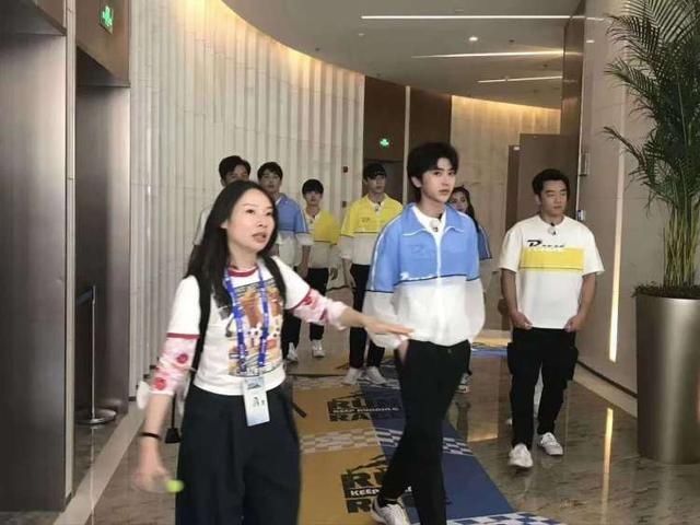  录制|高清图！在青录制跑男的蔡徐坤、周震南……粉丝快来收