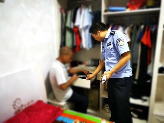现场|紫阳一男子盗窃后销声匿迹现身“文化节”现场被抓