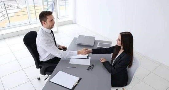 森林|面试官森林里有一条眼镜蛇从来不咬人,为什么我回答过被淘汰