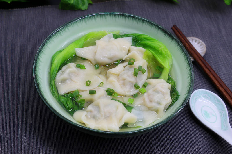 饺子|它是饺子的孪生姐妹，皮薄馅大，加生菜煮一煮，连汤汁都好喝！