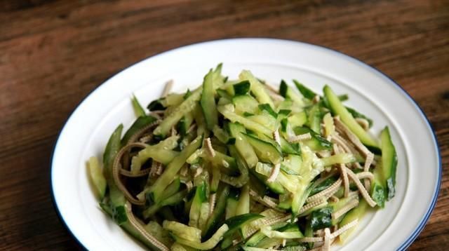  平凡|晒晒周末的午餐，1家4口的生活，简单而平凡，家的味道