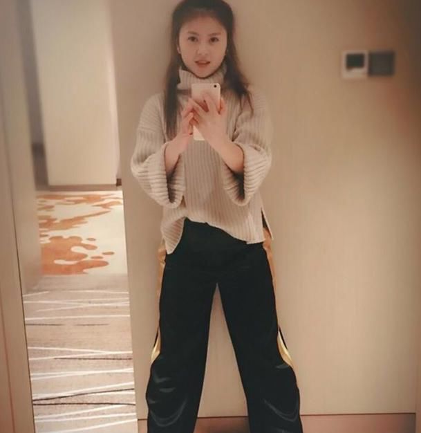  王琦|沈腾晒自家“豪宅”，亲自收拾碗筷，沈腾老婆负责健身打扮