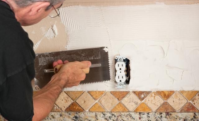  填充|家里墙面和地面之间的缝隙需要填充吗？用什么填充？为什么？