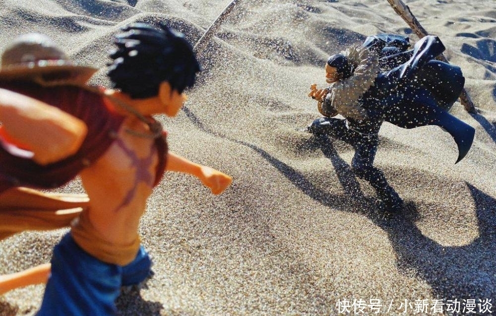 艾斯|手办的最新打开方式,真正的“跨次元壁”,心疼身处烈火中的艾斯