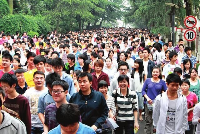 高考|2020年为何高考竞争那么大,看完各地复读人数,让人一目了然了