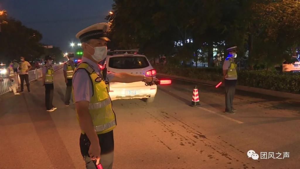  交警|平安团风|交警常态化夜查 守护您平安出行！