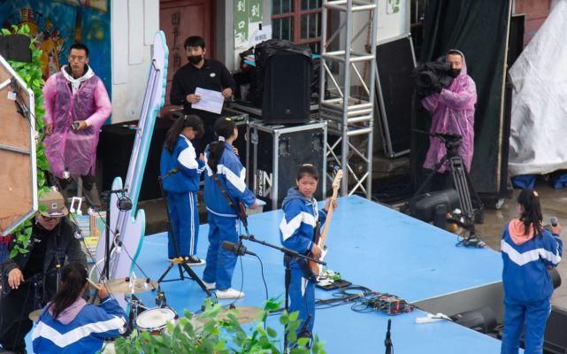 演出|新裤子彭磊：孩子们的演唱会，比摇滚综艺的演出更有水平