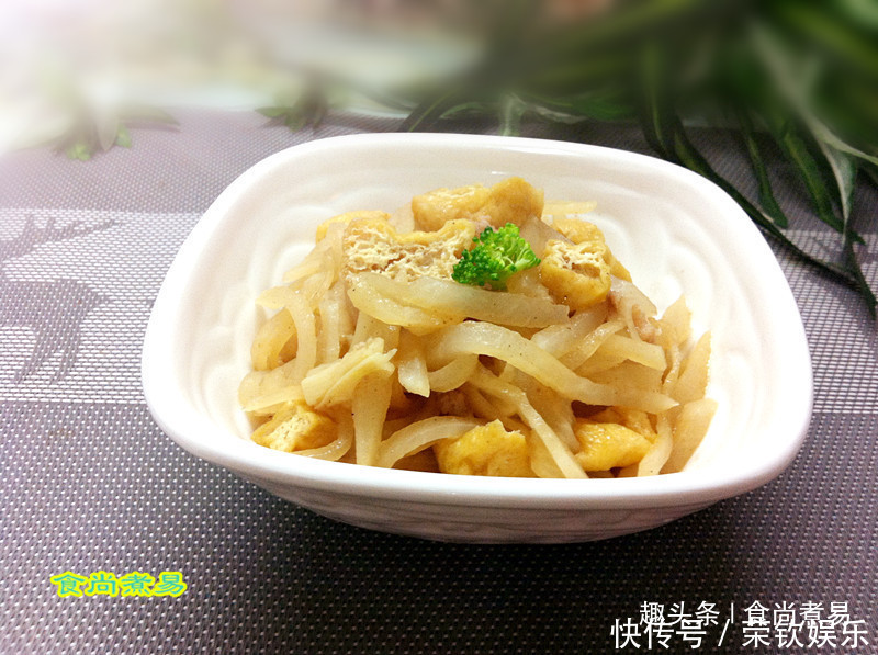 靠边站|天凉了,大鱼大肉靠边站,此款平民快手菜,鲜甜好吃又开胃