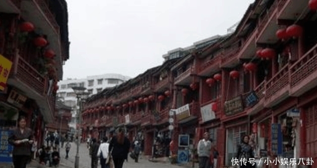 被捕|他赤手空拳杀15女, 还大摇大摆的上街吃饭, 被捕后自称瞧不起张君