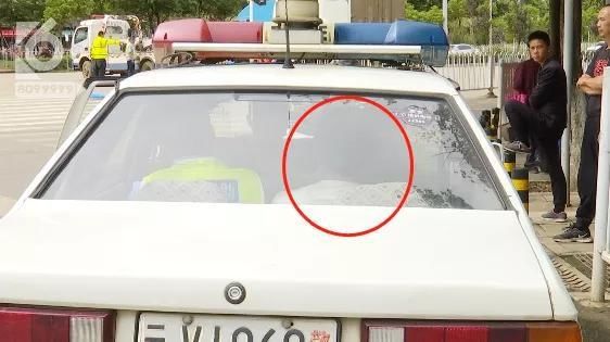  电动车|昆明新螺蛳湾附近有个“死亡路口”几乎每天都发生交通事故！记者调查时目睹又一起事故发生