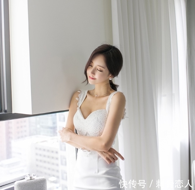 养眼|温婉柔美的紧身裙美女,双腿纤细紧致,养眼上镜!